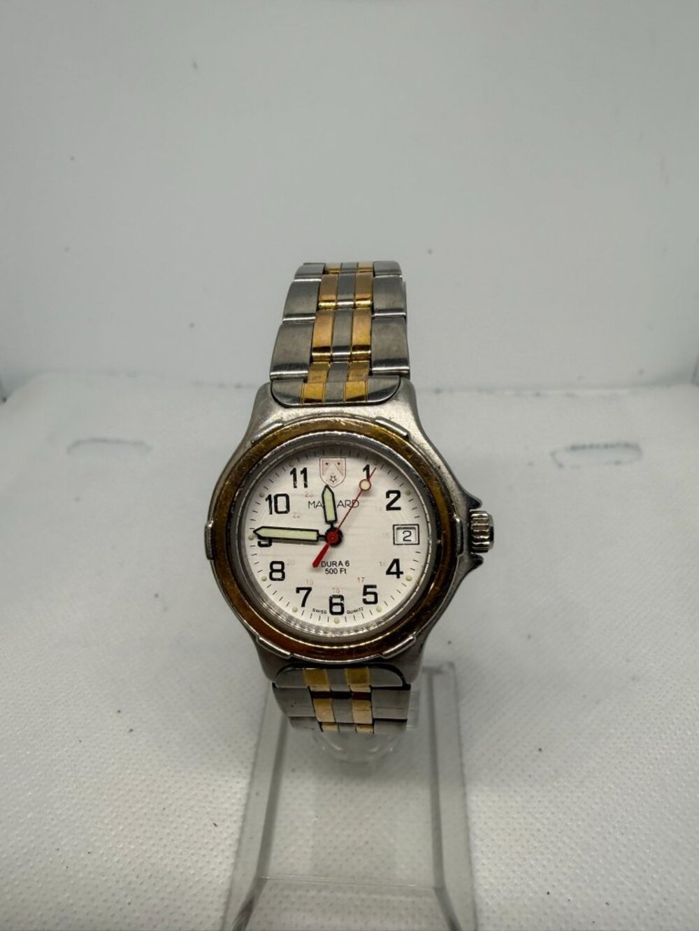 Vintage Mallard Dura 6 Two-Tone White Dial Red Second Hand Swiss Quartz Watch